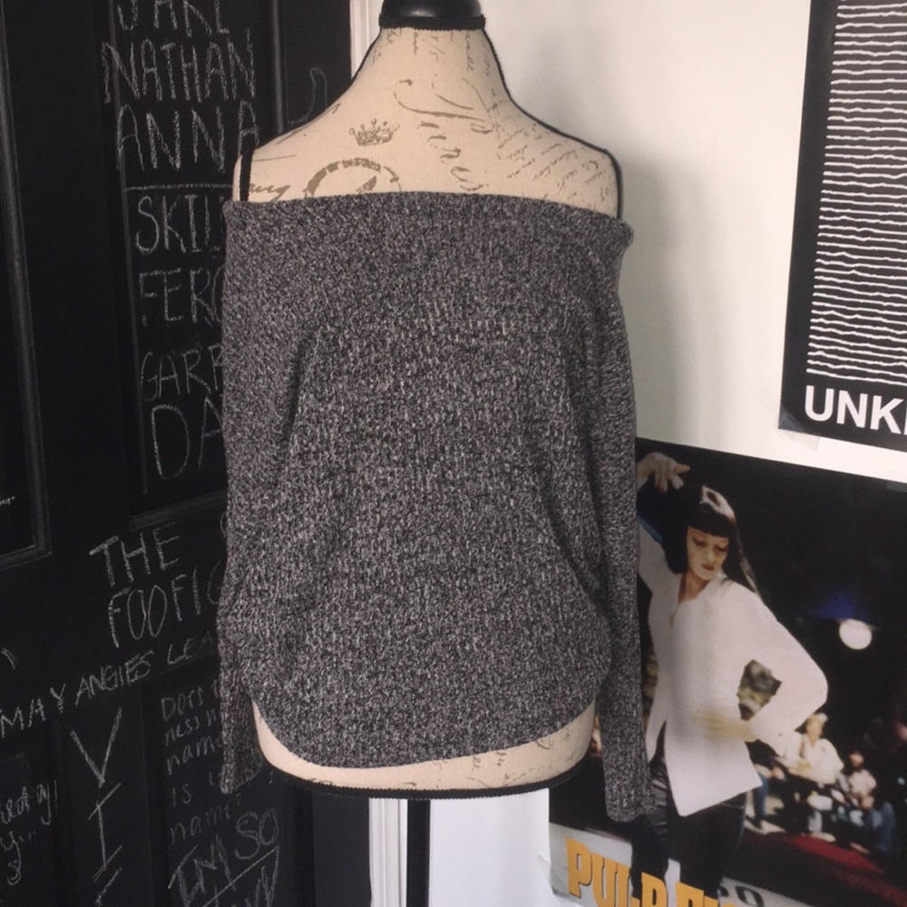 Thin sweater